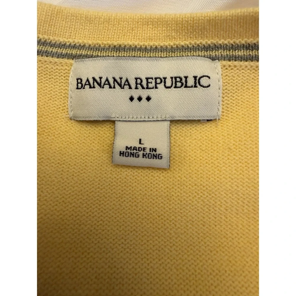 Banana Republic Yellow Knit V-Neck Pullover Sweater Mens L Solid Long Sleeve